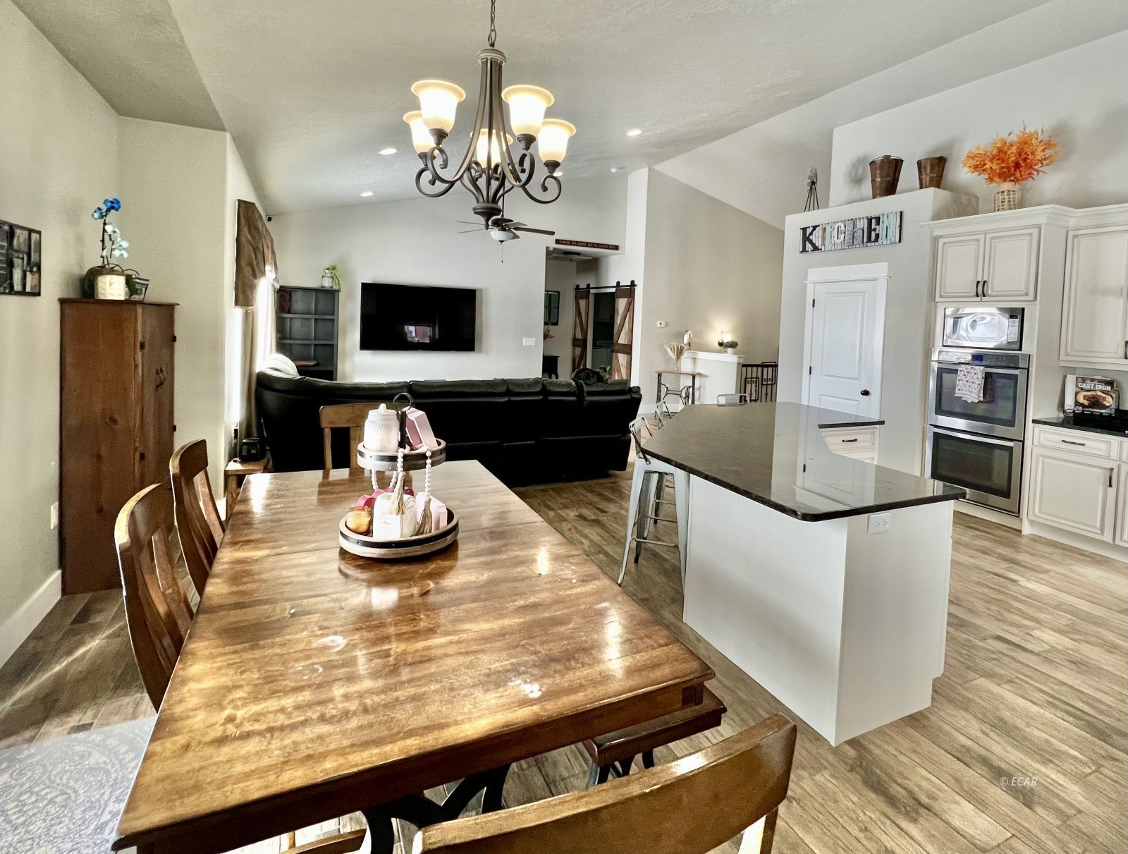 663 Willington Drive Property Photo 12