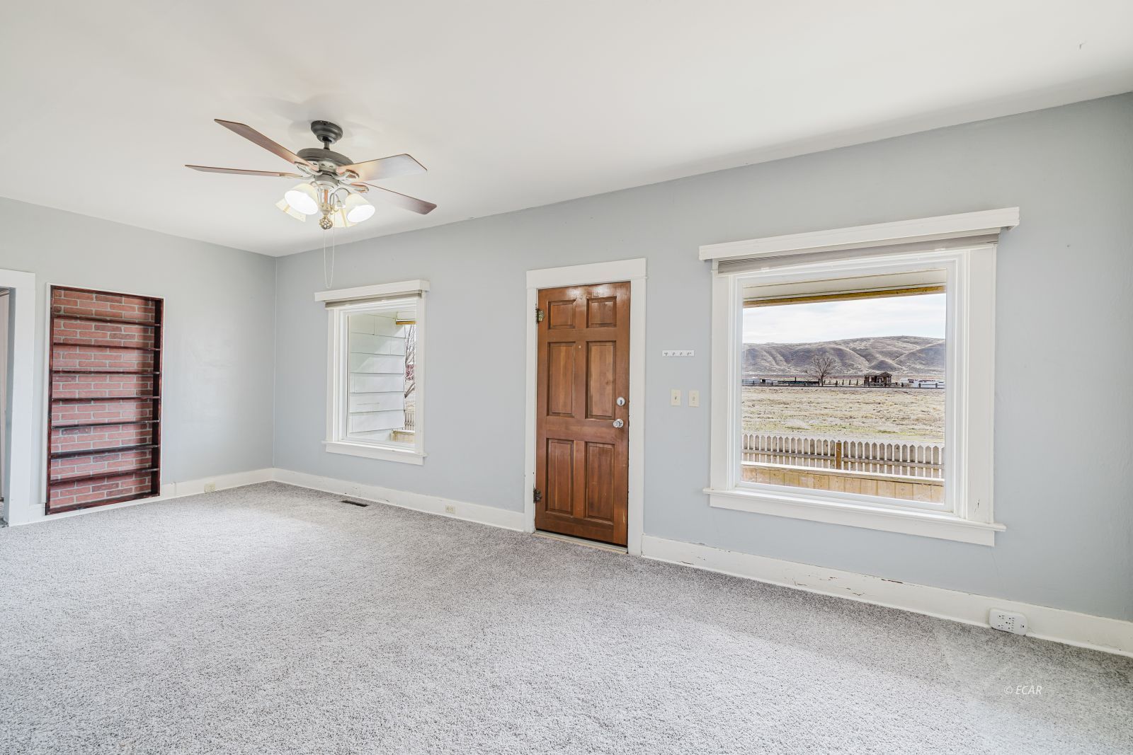 620 Oak Street Property Photo 4