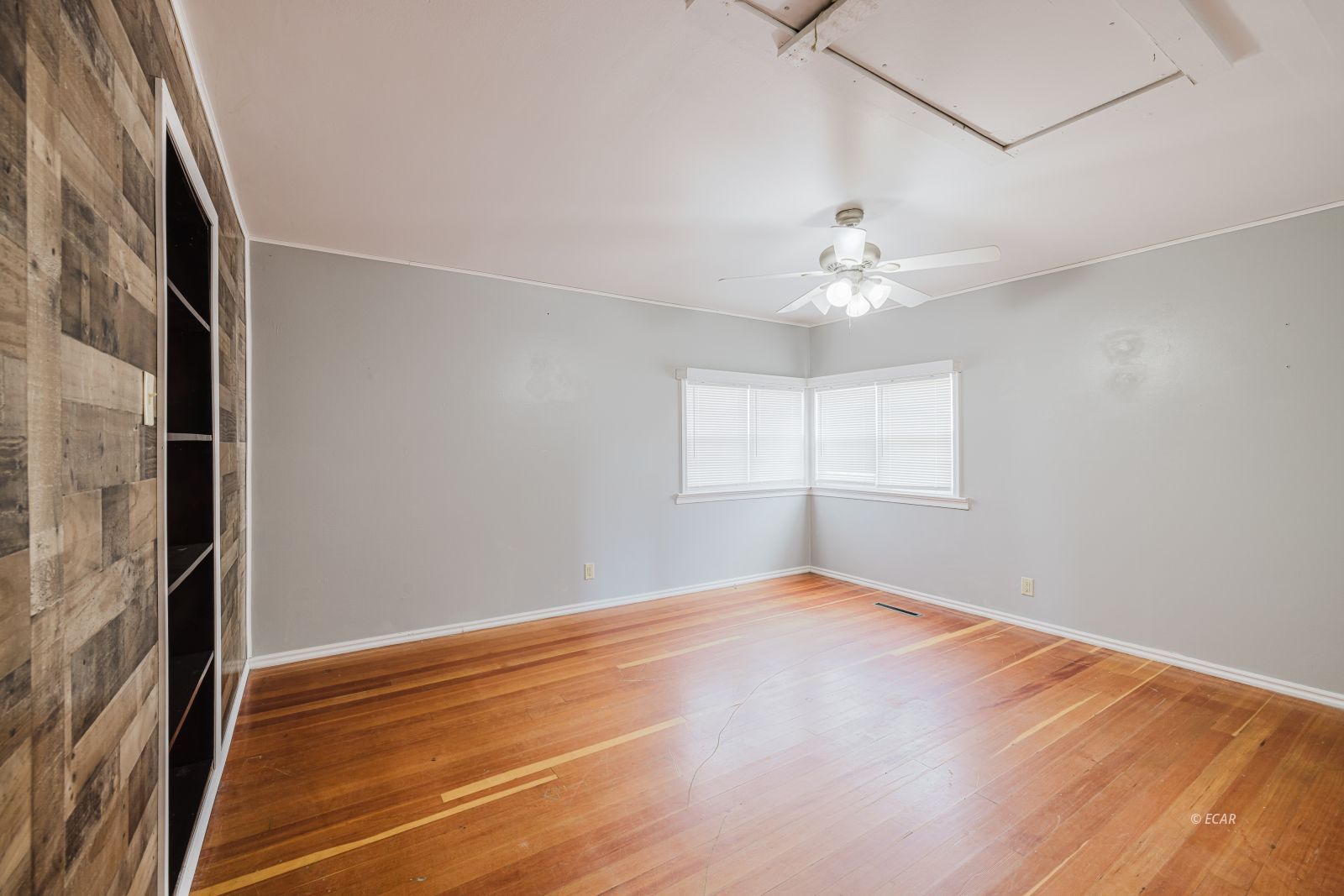 620 Oak Street Property Photo 14