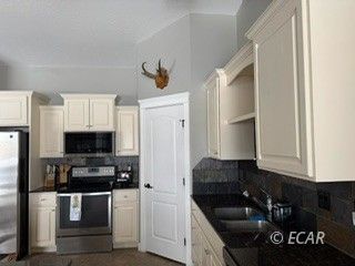 313 Oakmont Drive Property Photo 2