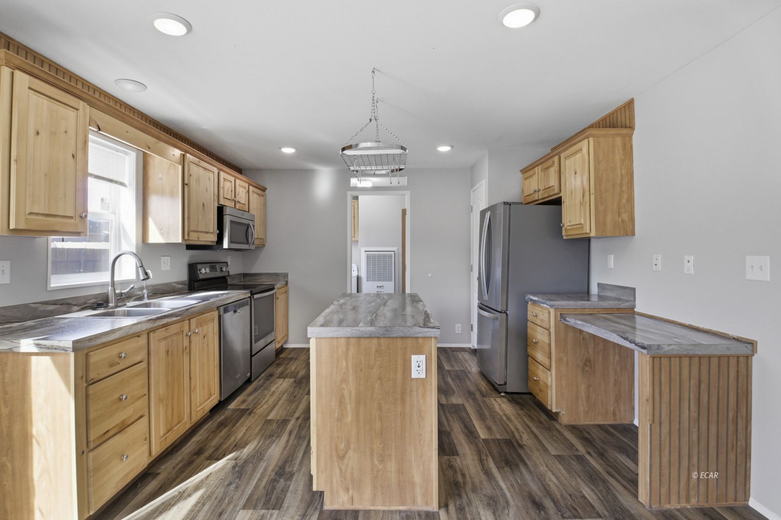 2214 Larkspur Street Property Photo 10