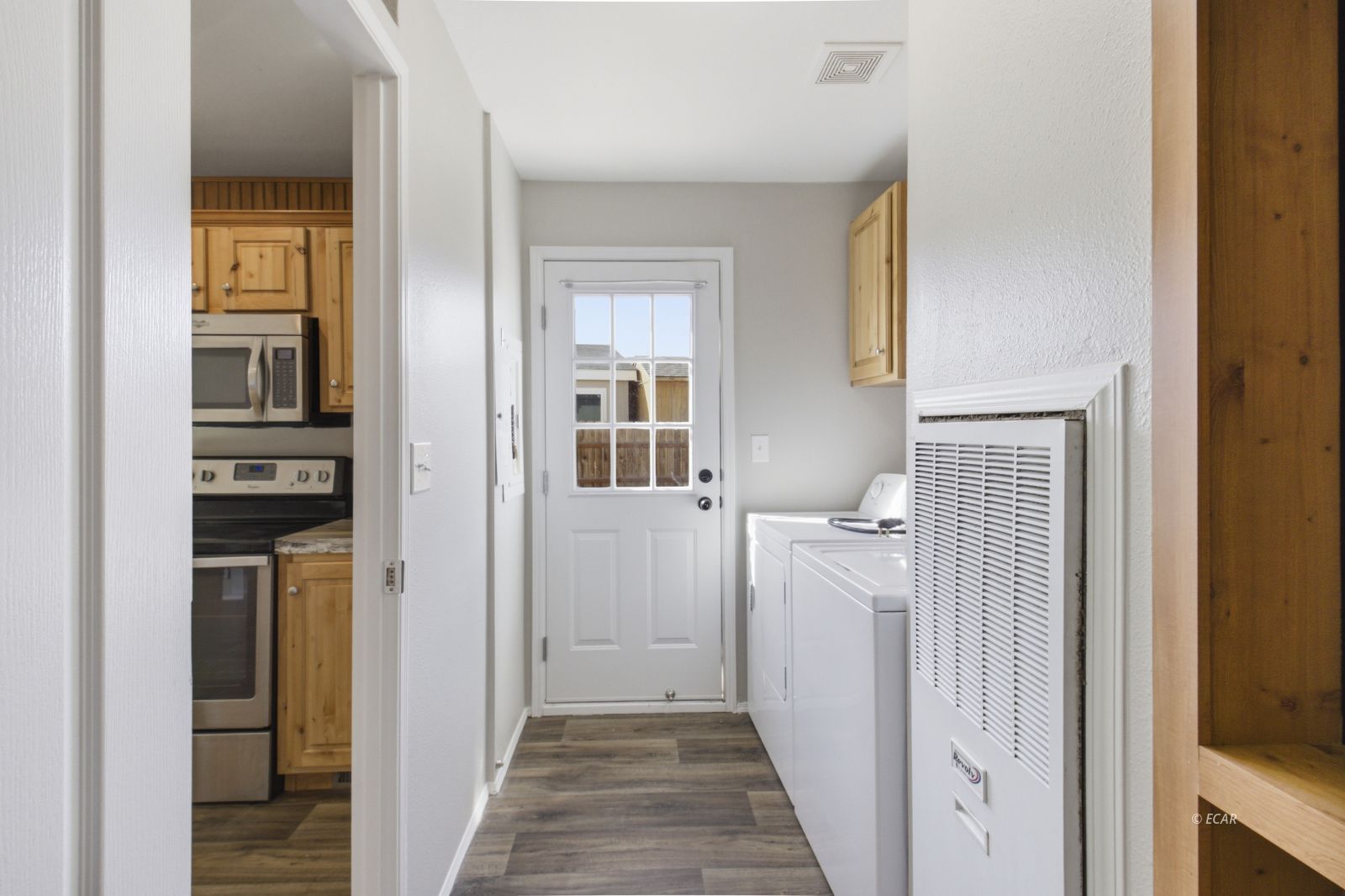 2214 Larkspur Street Property Photo 12