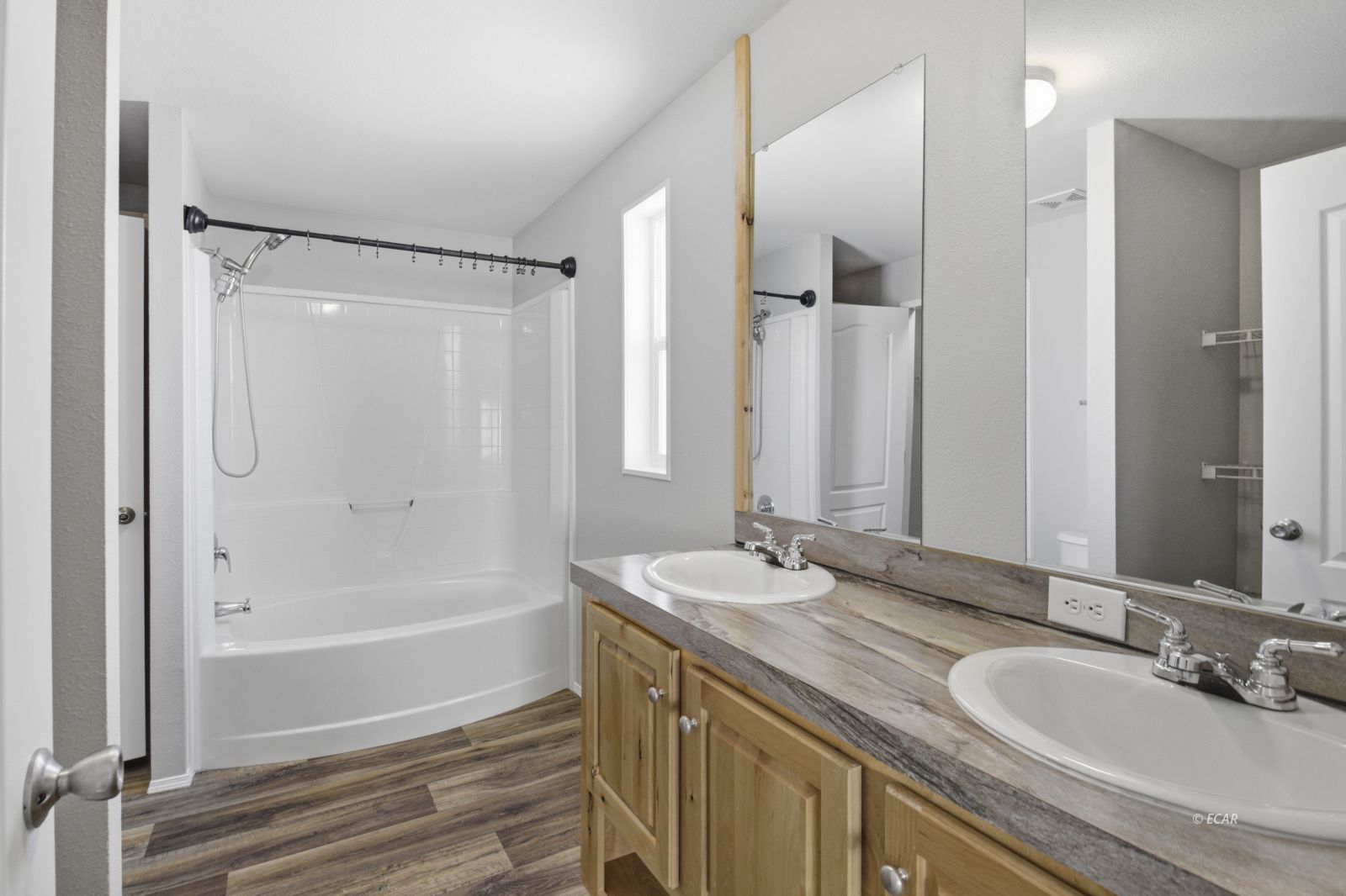 2214 Larkspur Street Property Photo 15