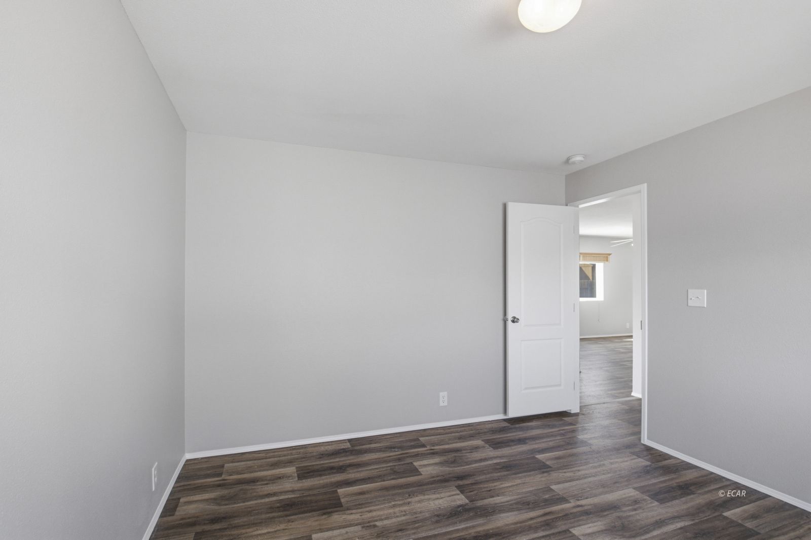 2214 Larkspur Street Property Photo 24