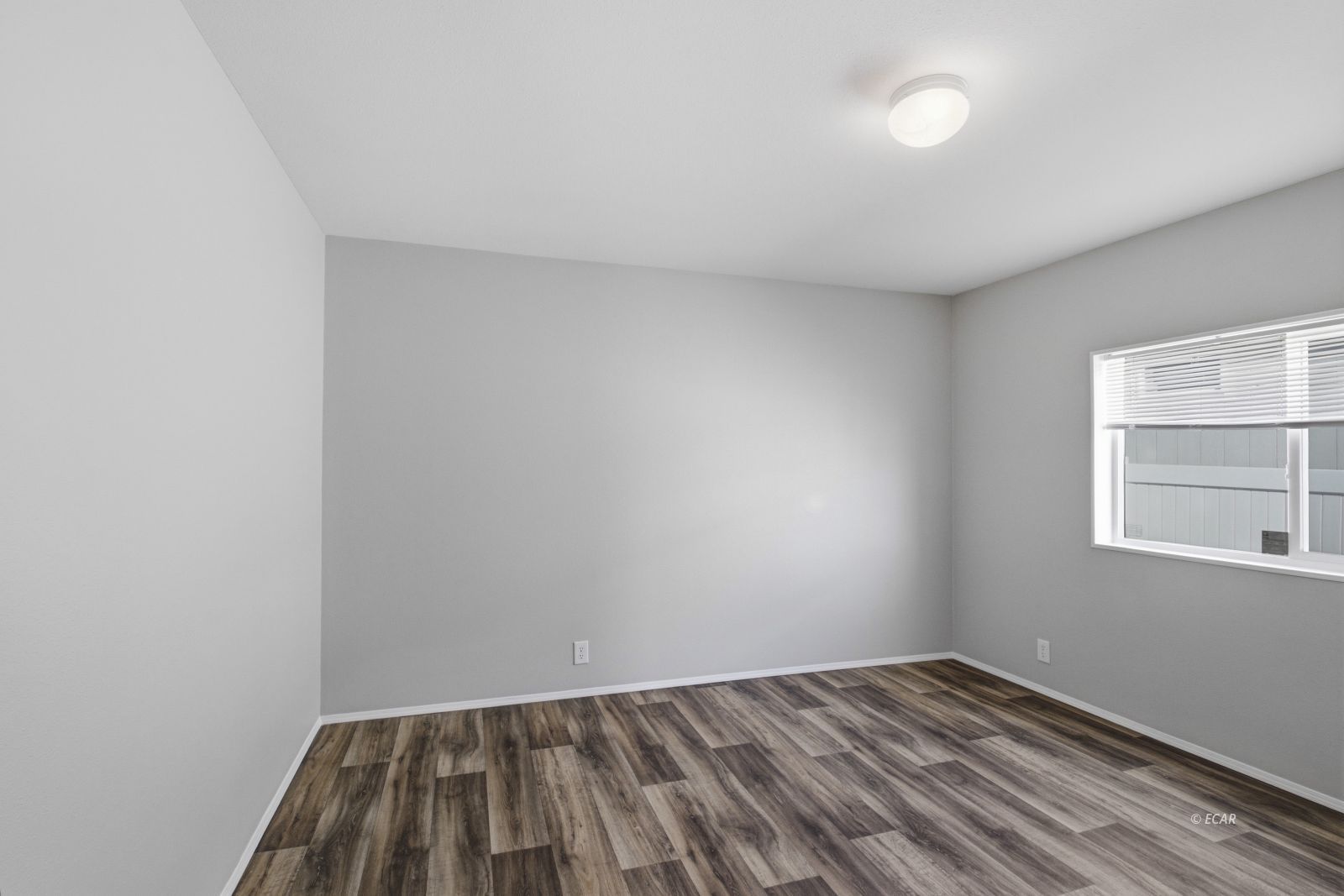 2214 Larkspur Street Property Photo 25
