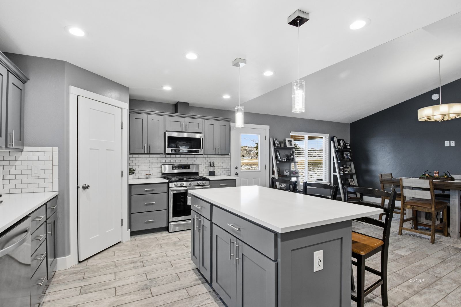 386 Flora Drive Property Photo 14