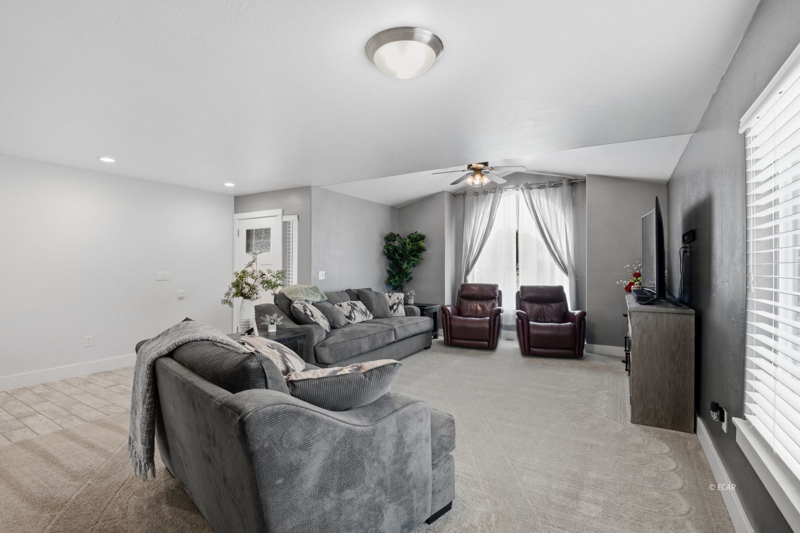 386 Flora Drive Property Photo 19