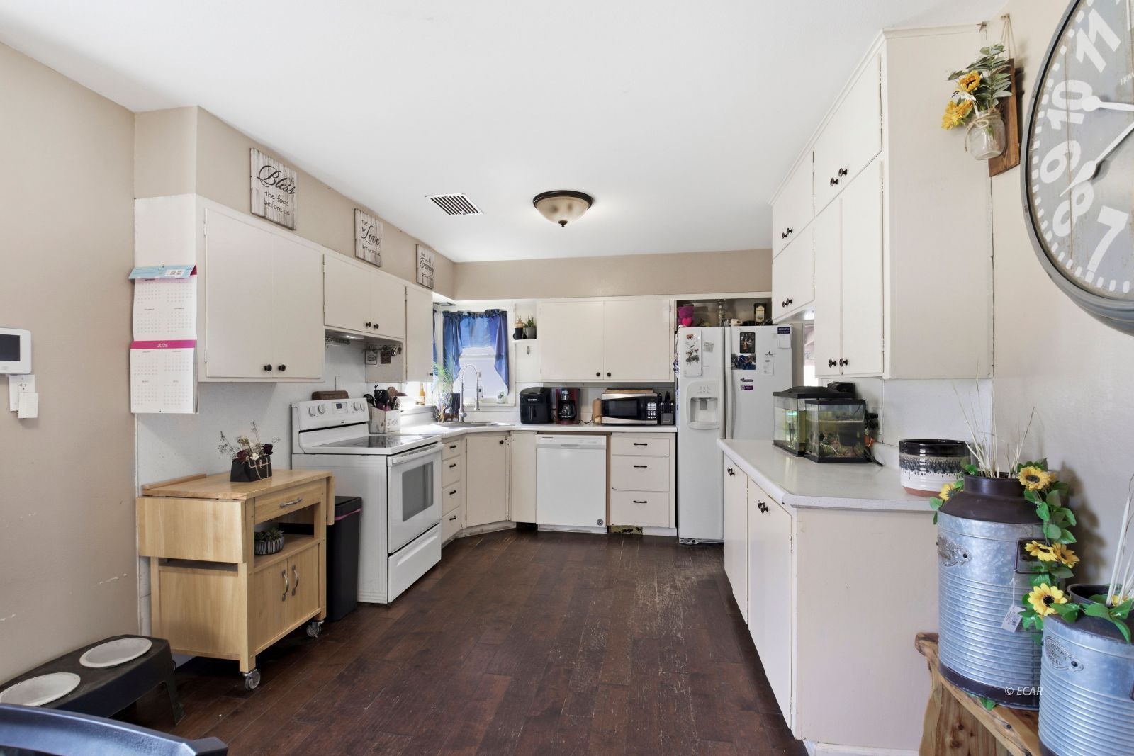 1380 Oak Street Property Photo 5