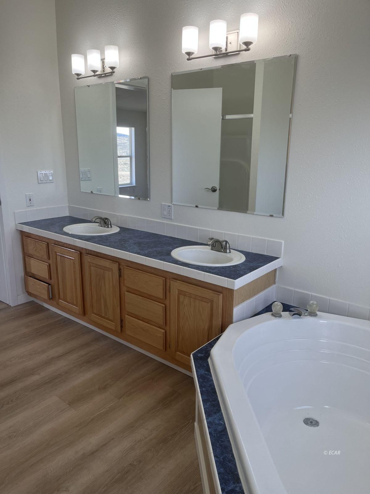 130 Lorenzo Drive Property Photo 8