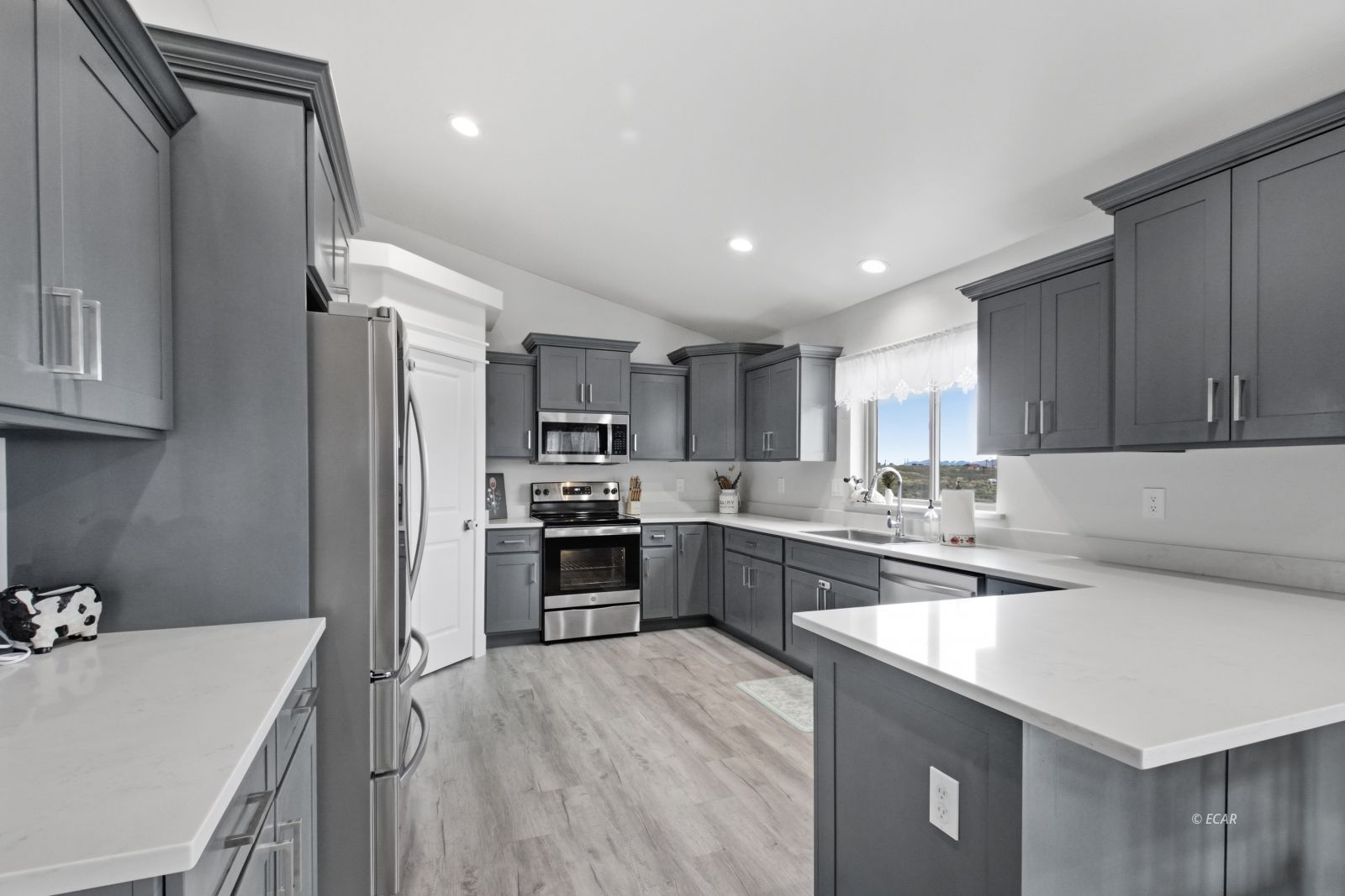 873 Lovelock Street Property Photo 8