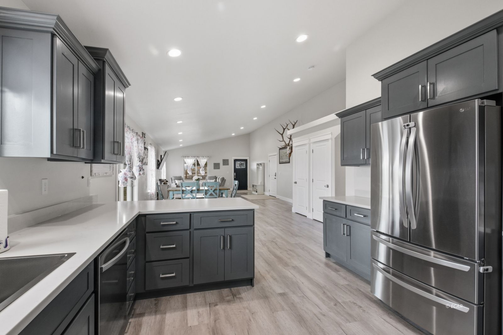 873 Lovelock Street Property Photo 9