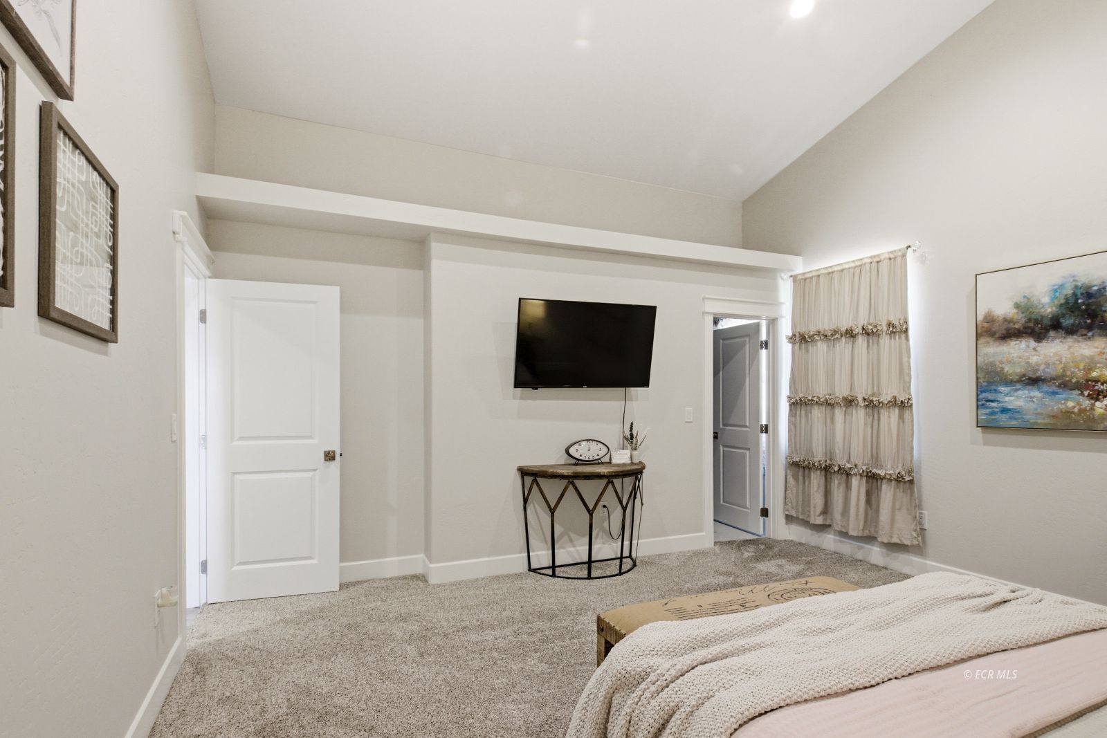 873 Lovelock Street Property Photo 13