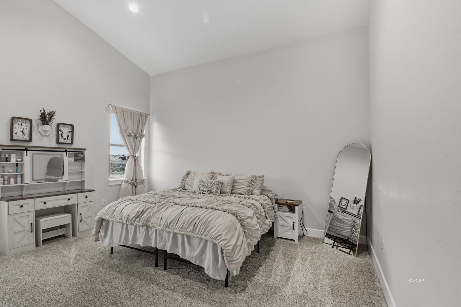 873 Lovelock Street Property Photo 15