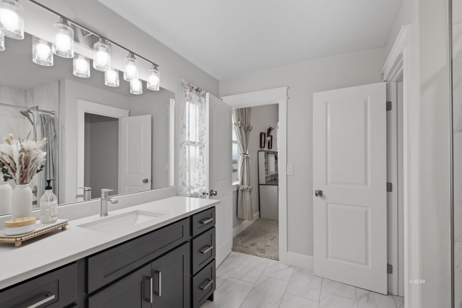 873 Lovelock Street Property Photo 16