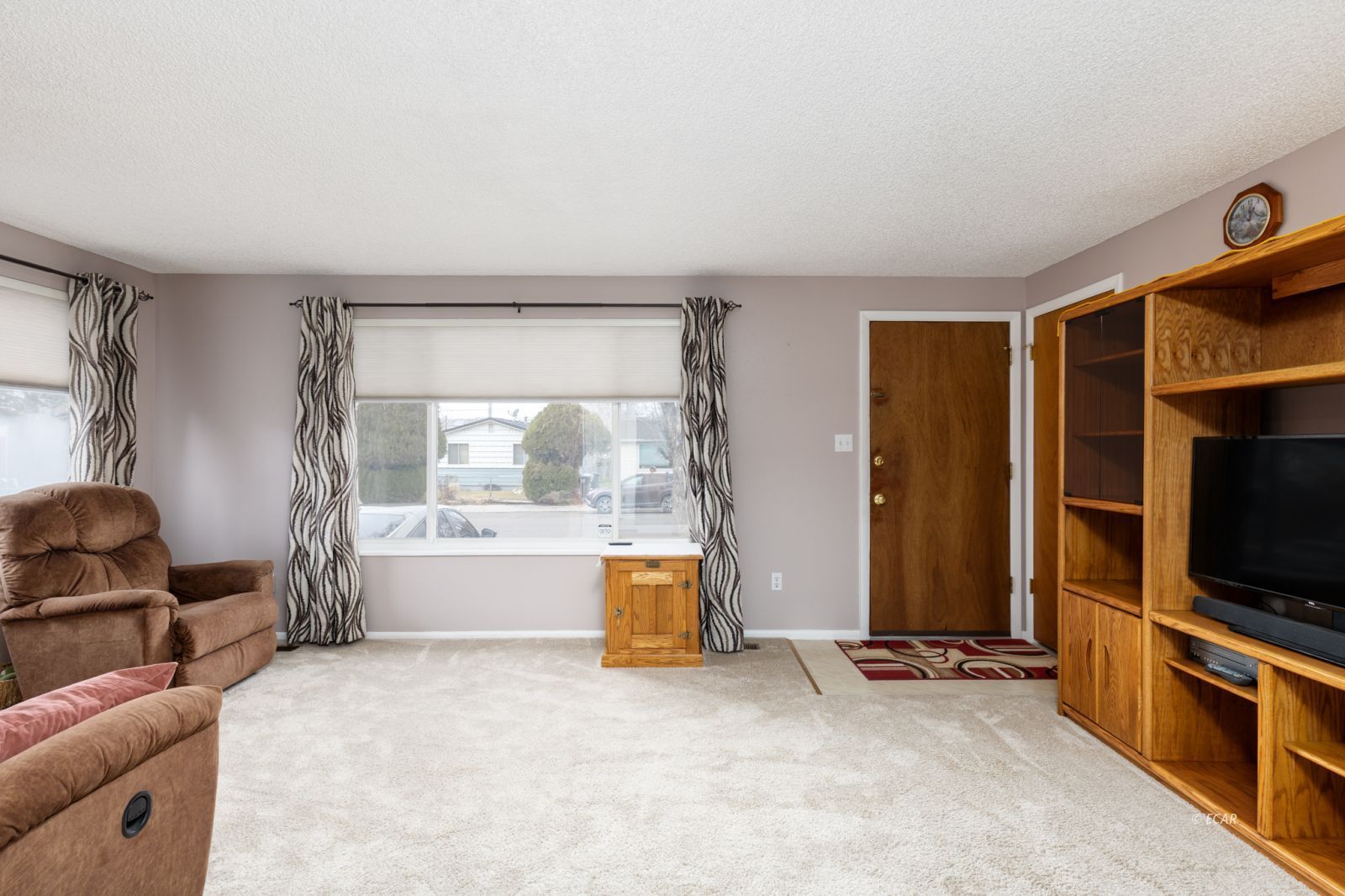 1138 Southside Drive Property Photo 4