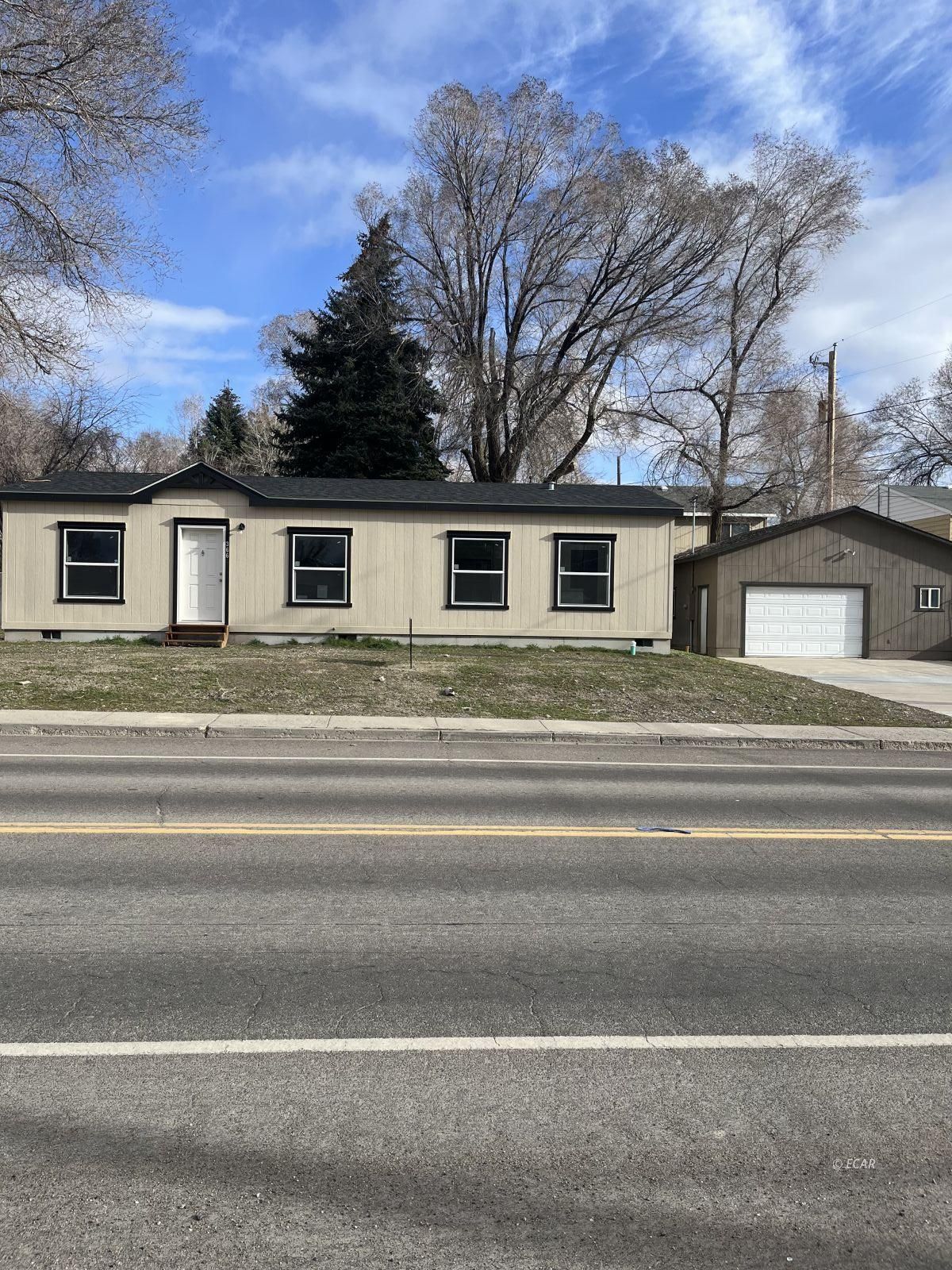 366 Wilson Avenue Property Photo 1