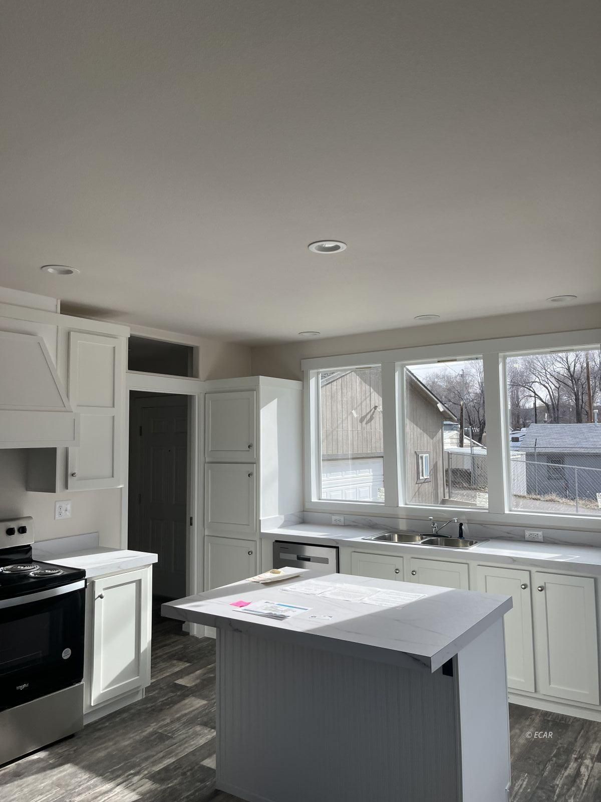 366 Wilson Avenue Property Photo 3