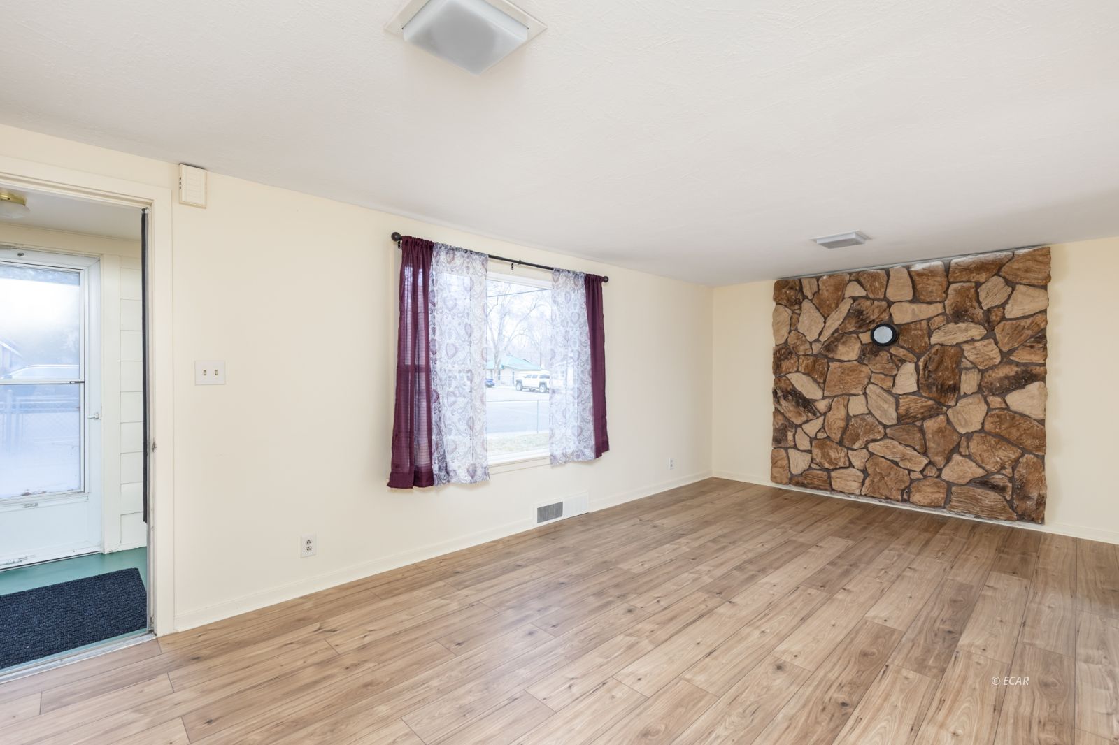 390 Ash Street Property Photo 6