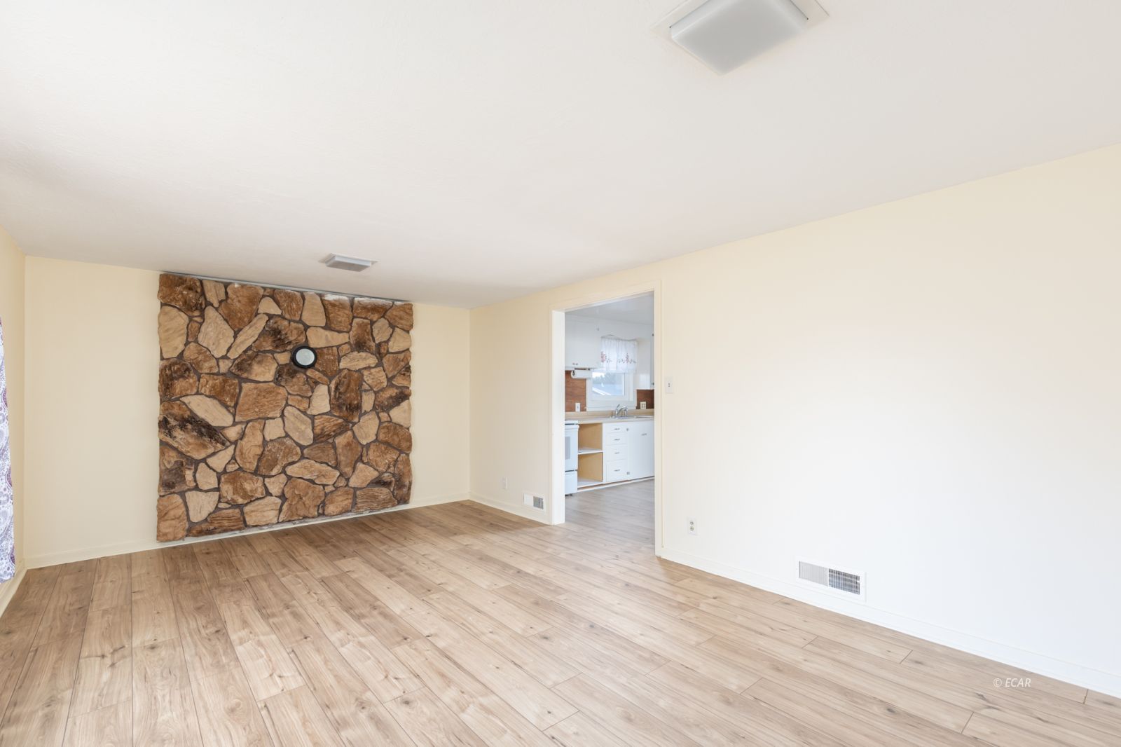 390 Ash Street Property Photo 7