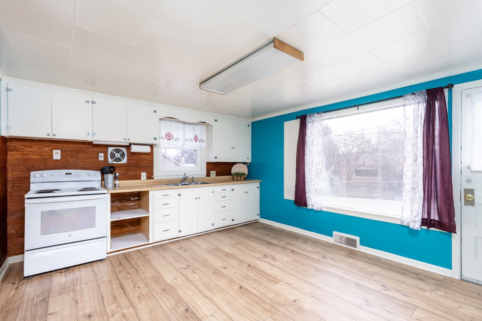 390 Ash Street Property Photo 8