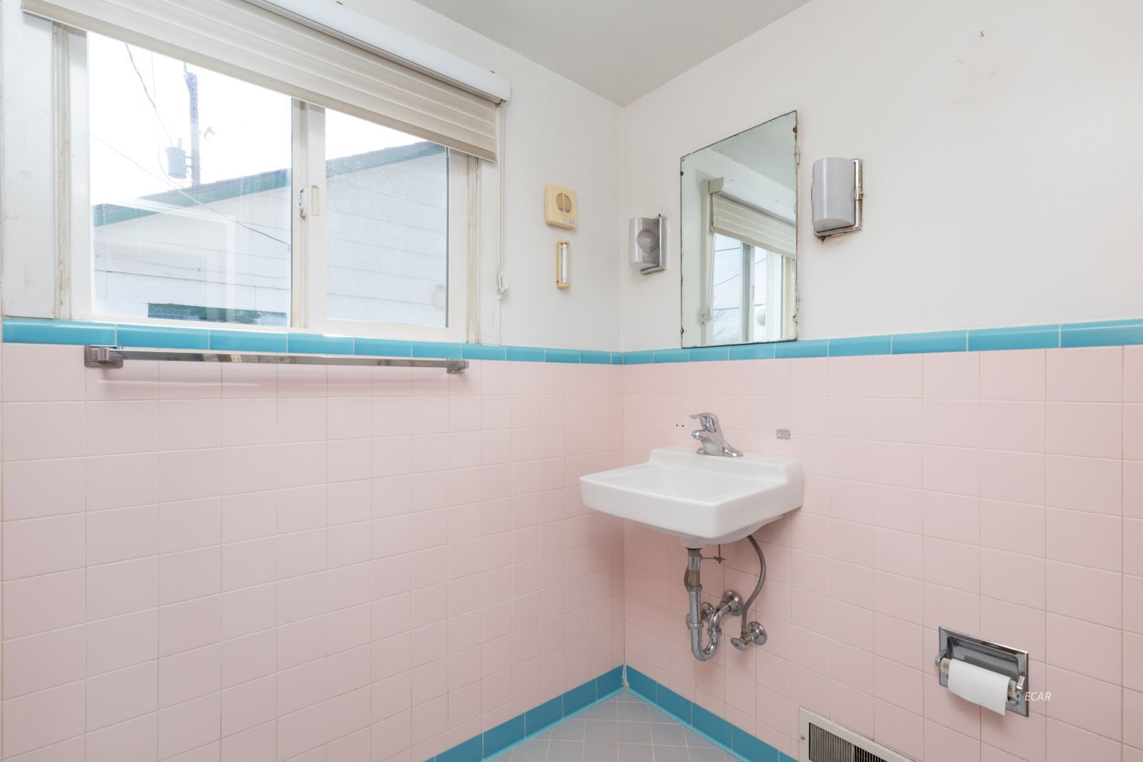 390 Ash Street Property Photo 17