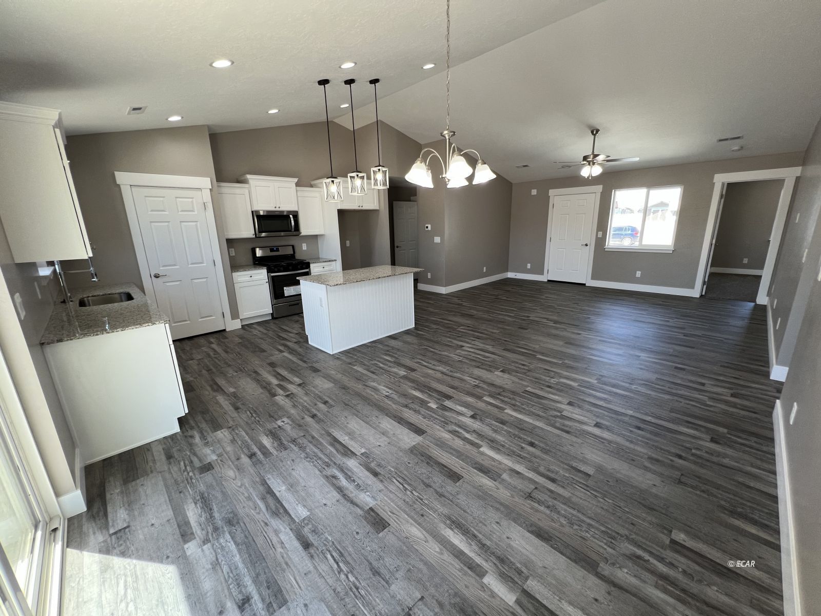 1715 Opal Drive Property Photo 6