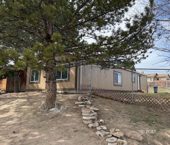 412 Peters Street Property Photo 3