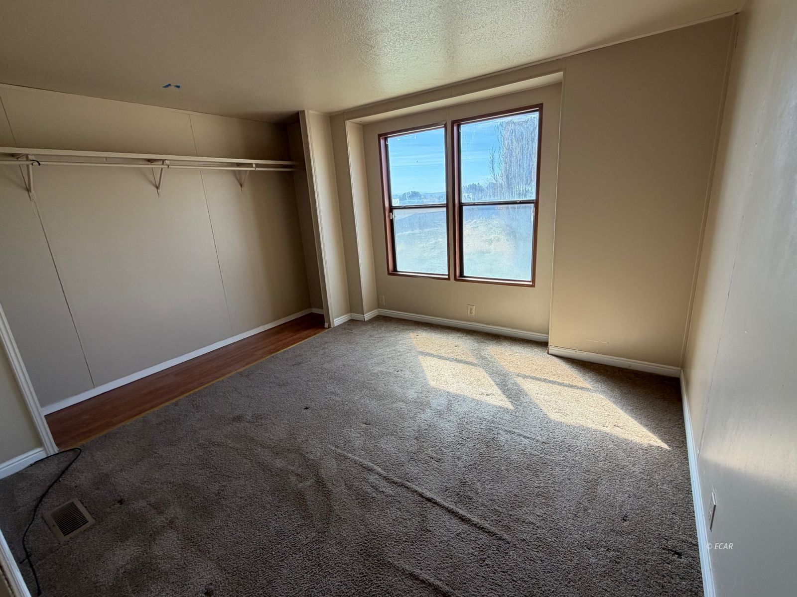 720 Spring Valley Parkway Property Photo 7