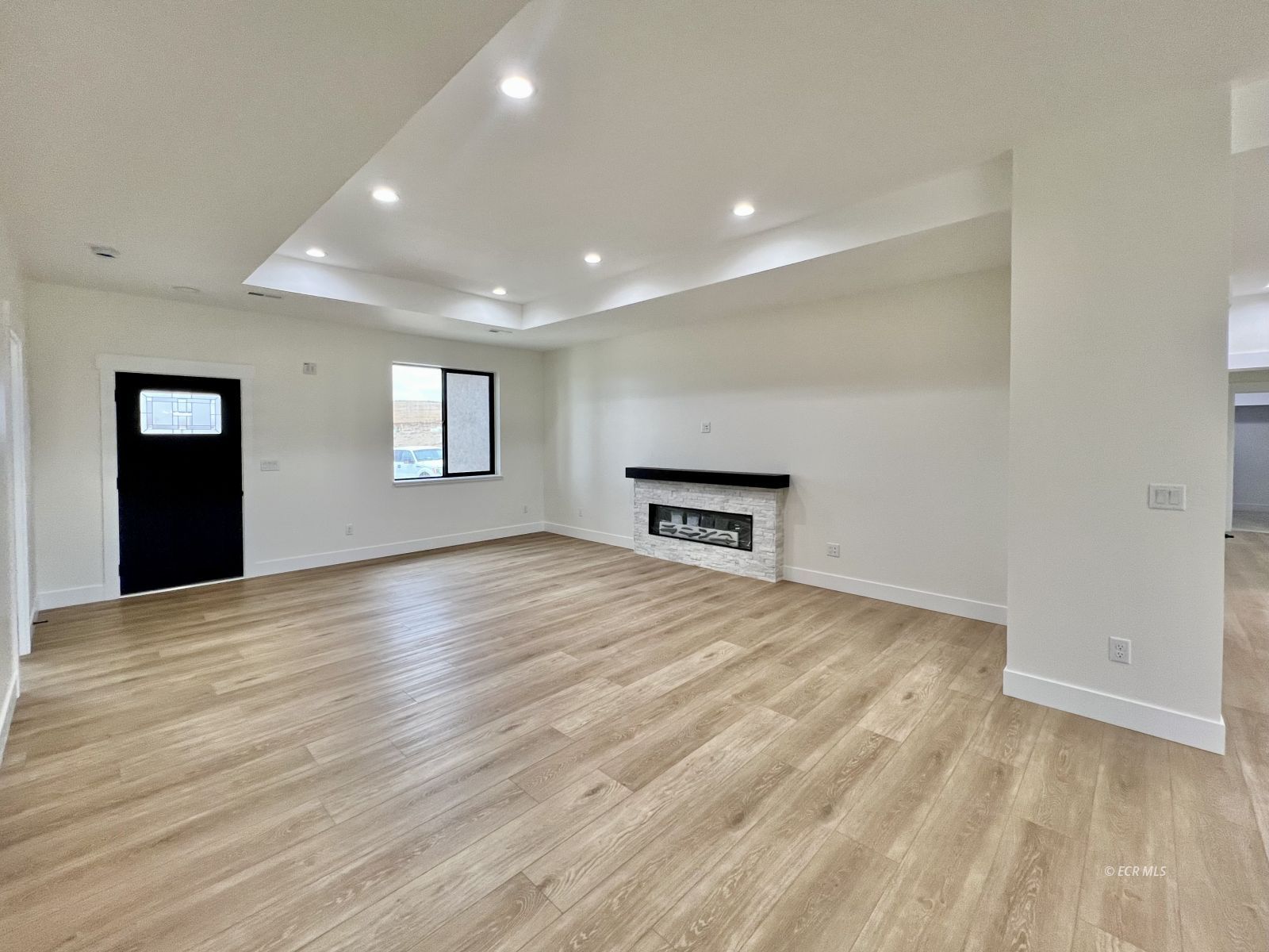 4451 York Boulevard Property Photo 5