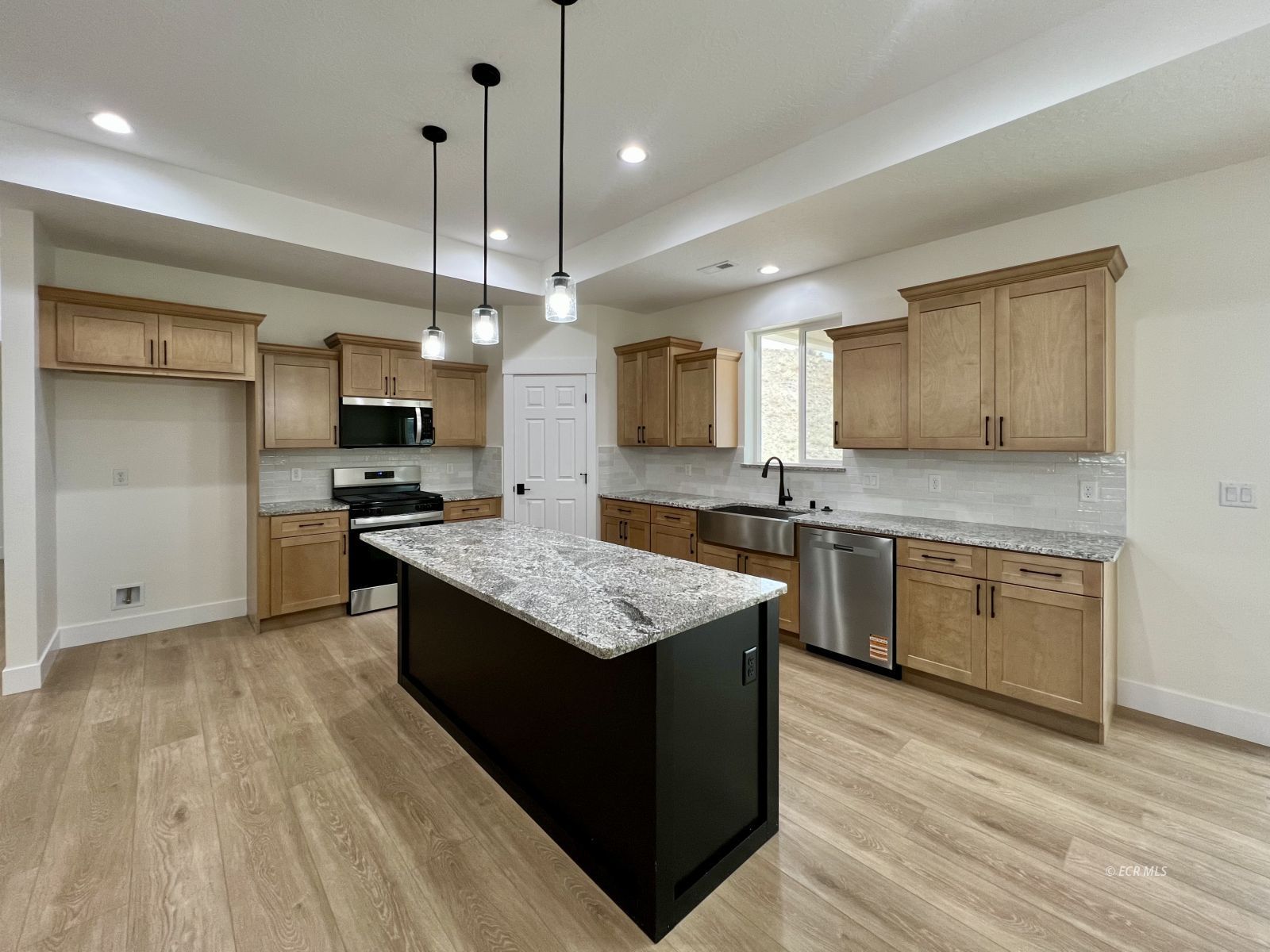 4451 York Boulevard Property Photo 9