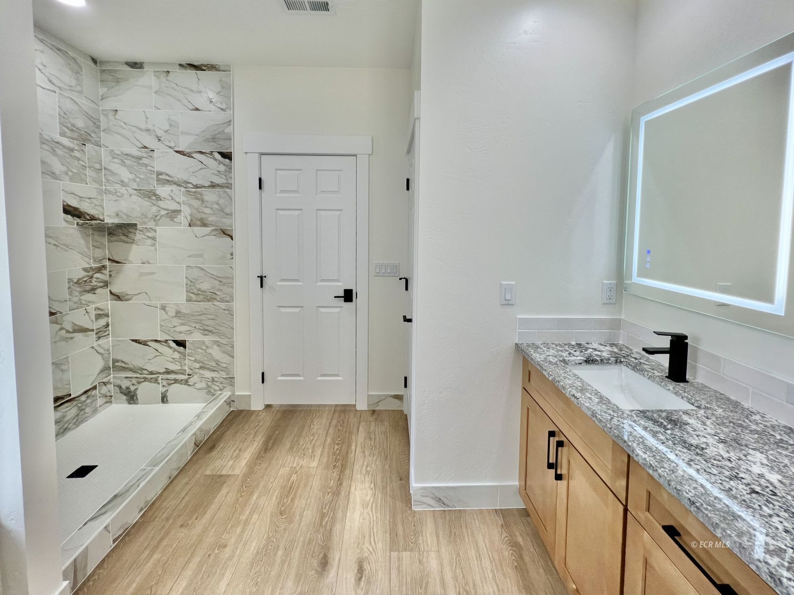4451 York Boulevard Property Photo 36