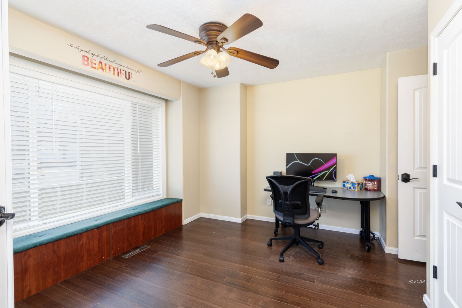2086 Russell Drive Property Photo 6