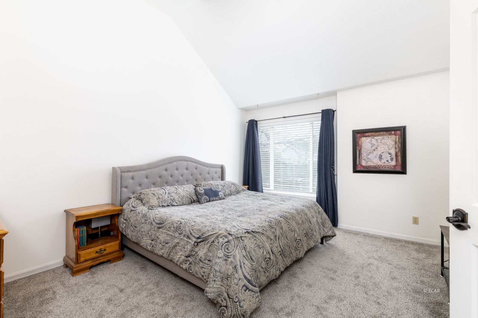 2086 Russell Drive Property Photo 8