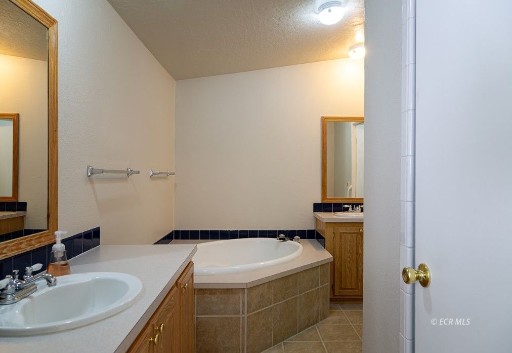 530 S Shoshone Avenue Property Photo 23