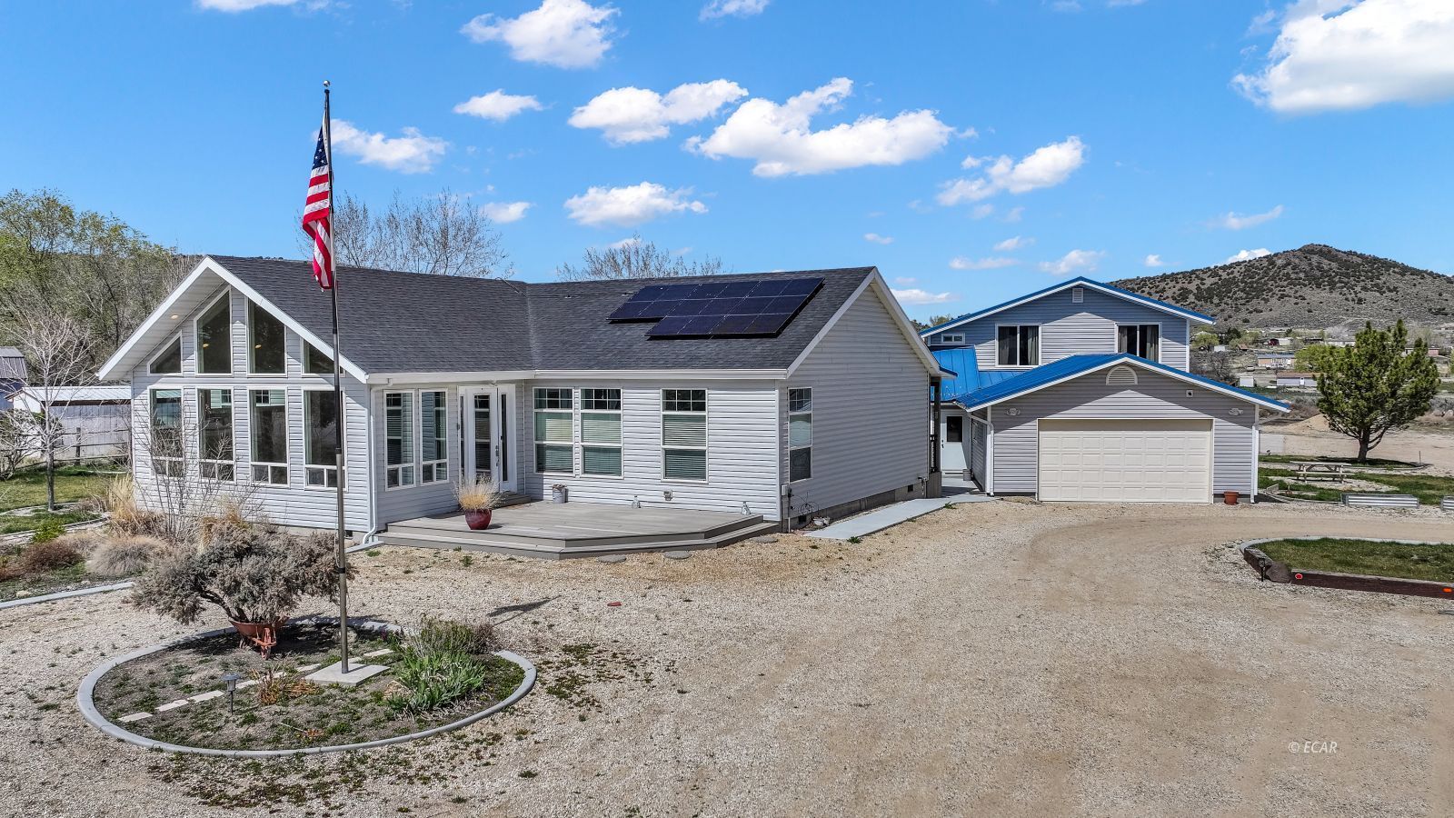 385 Westby Drive Property Photo 3