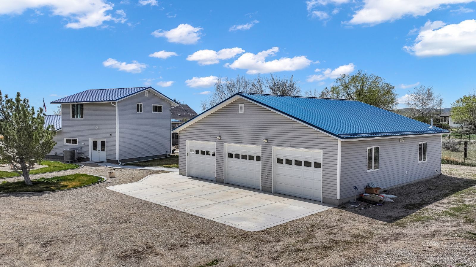385 Westby Drive Property Photo 4