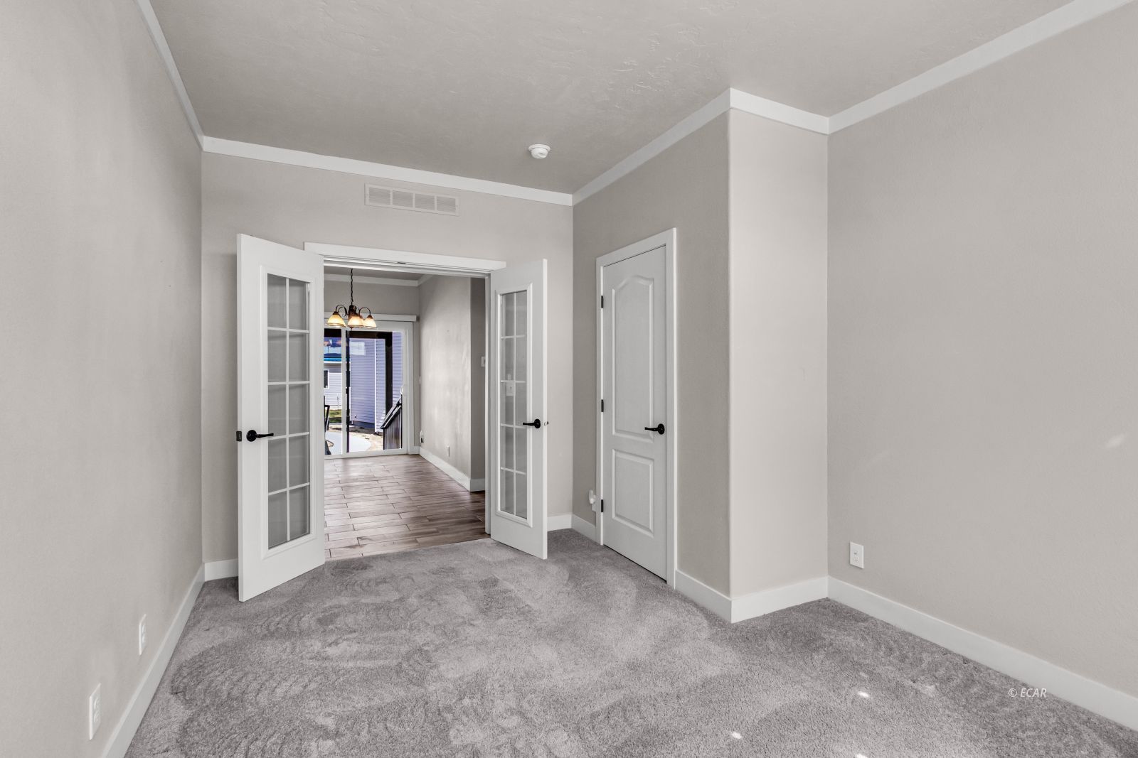 385 Westby Drive Property Photo 18