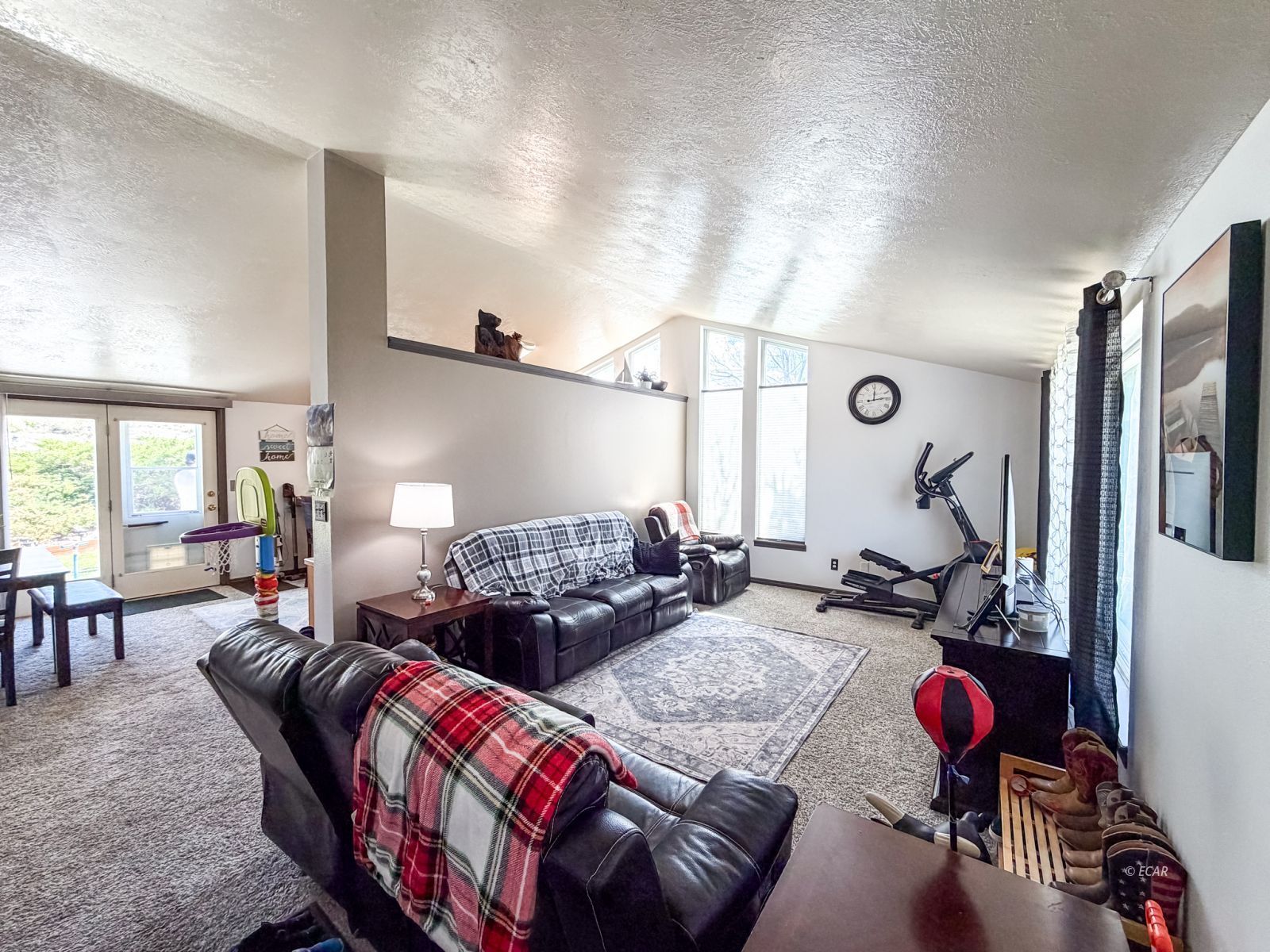 131 Vandal Way Property Photo 4