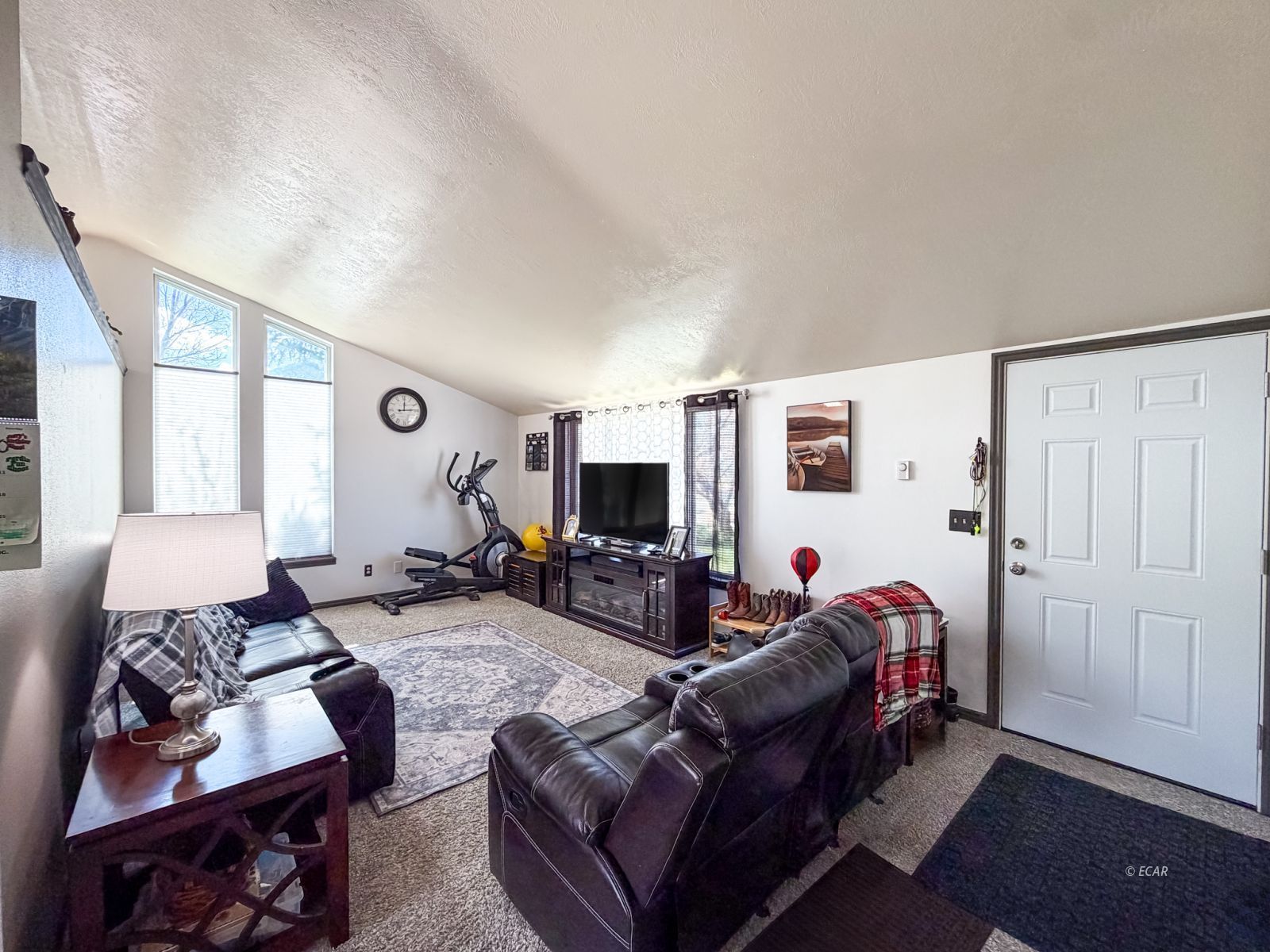 131 Vandal Way Property Photo 5