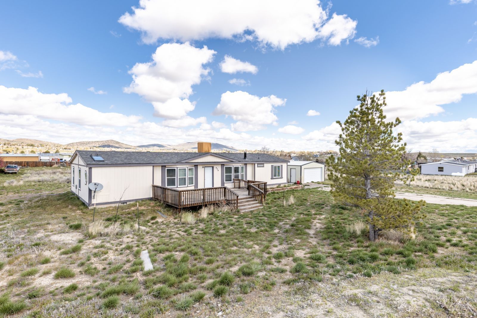924 Spring Valley Parkway Property Photo 7