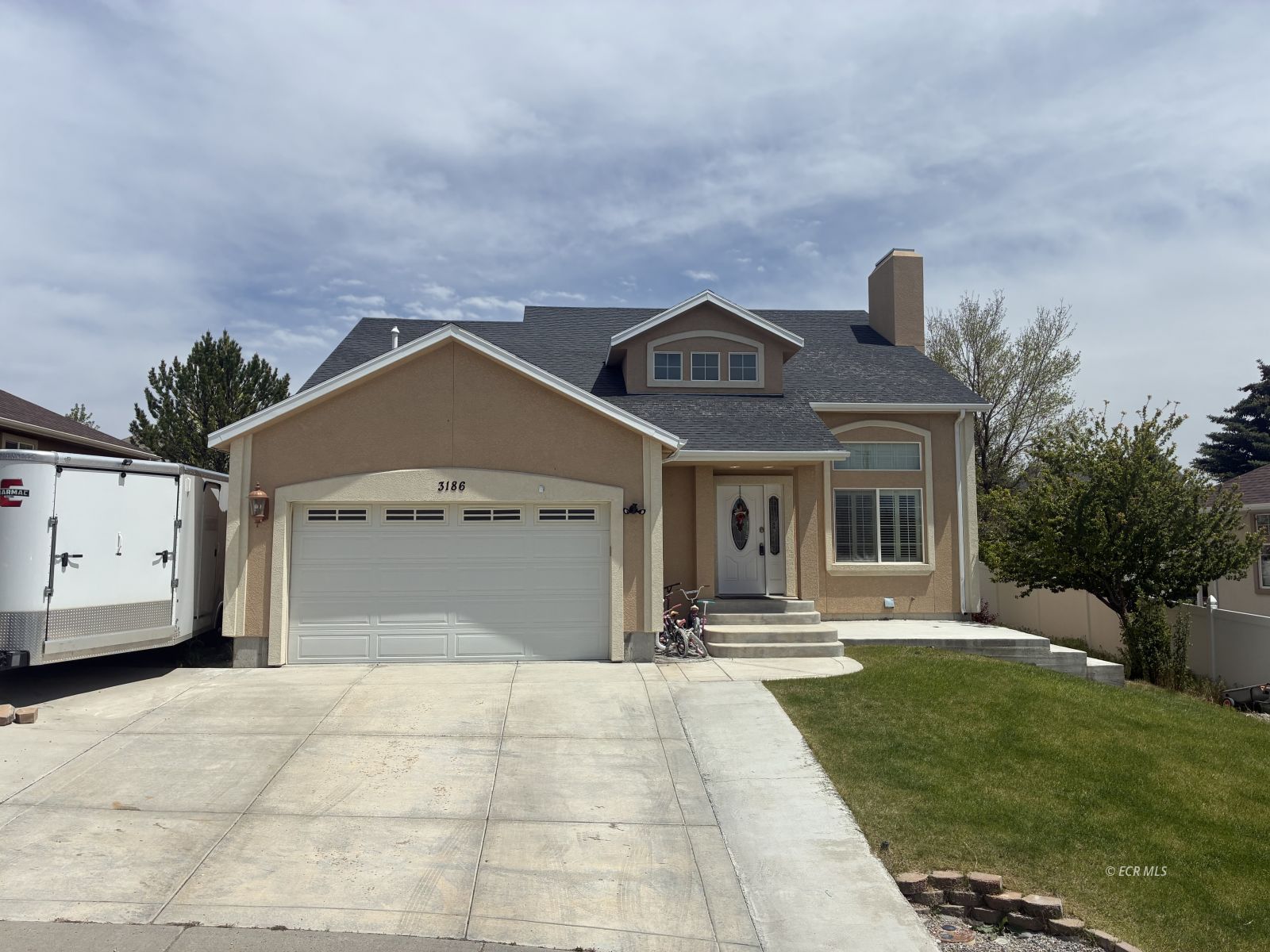 3186 Crooked Court Property Photo 1