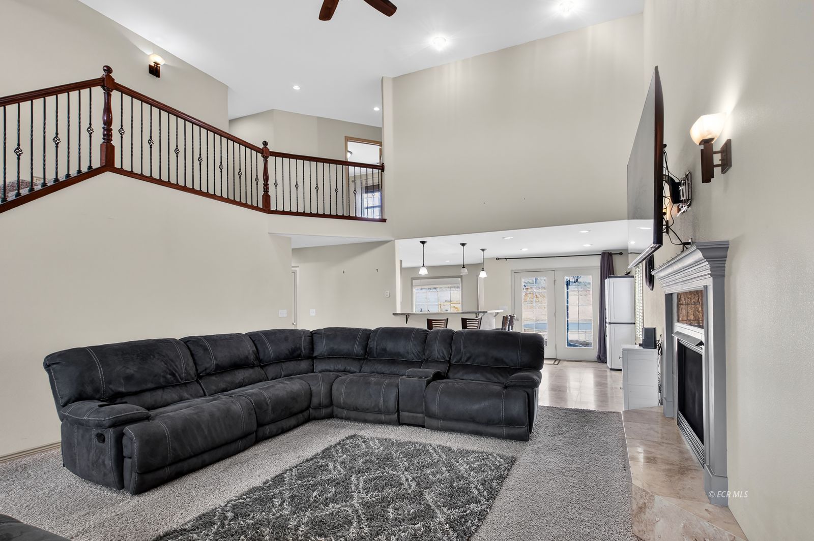 3186 Crooked Court Property Photo 4