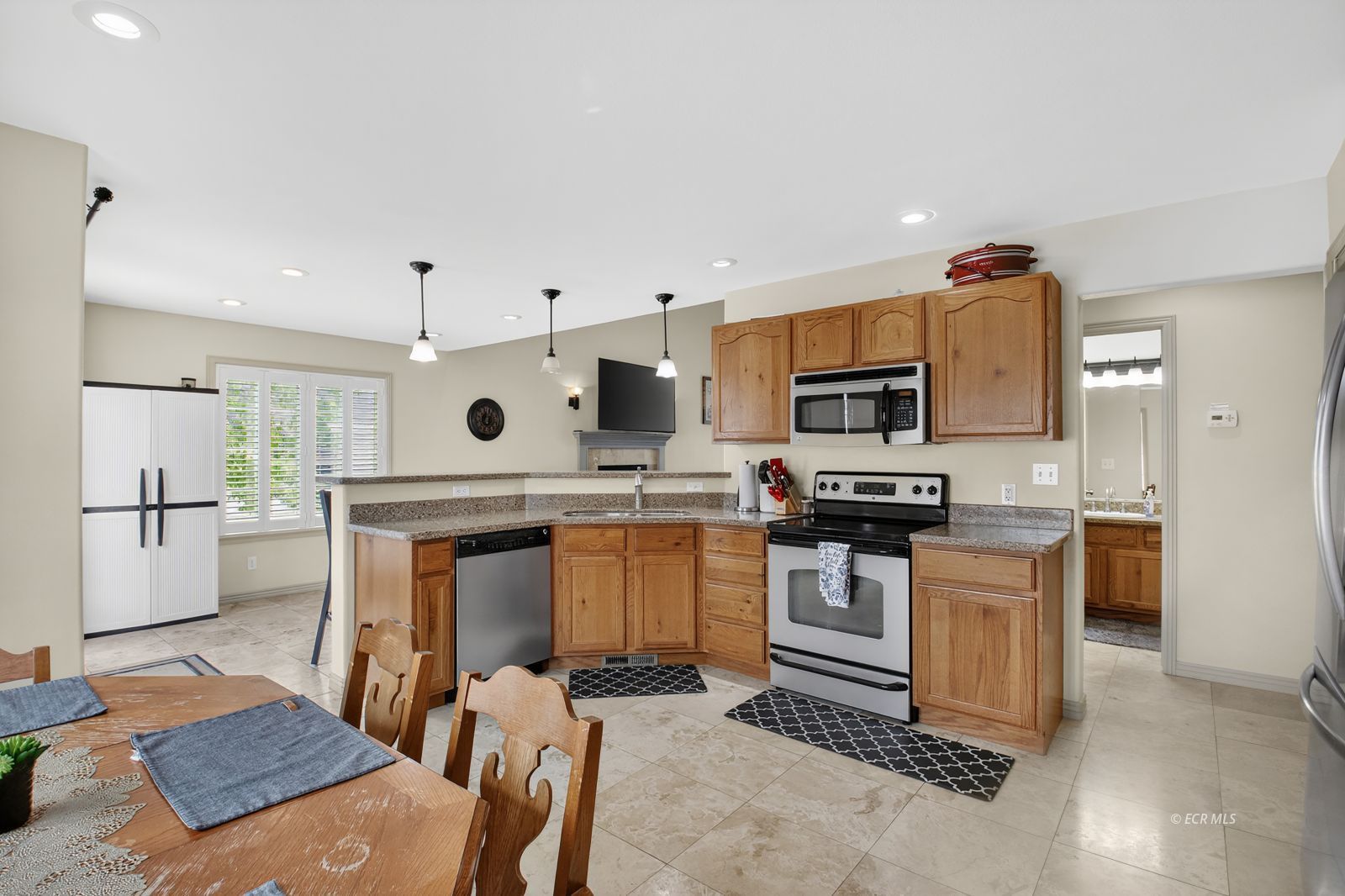 3186 Crooked Court Property Photo 6