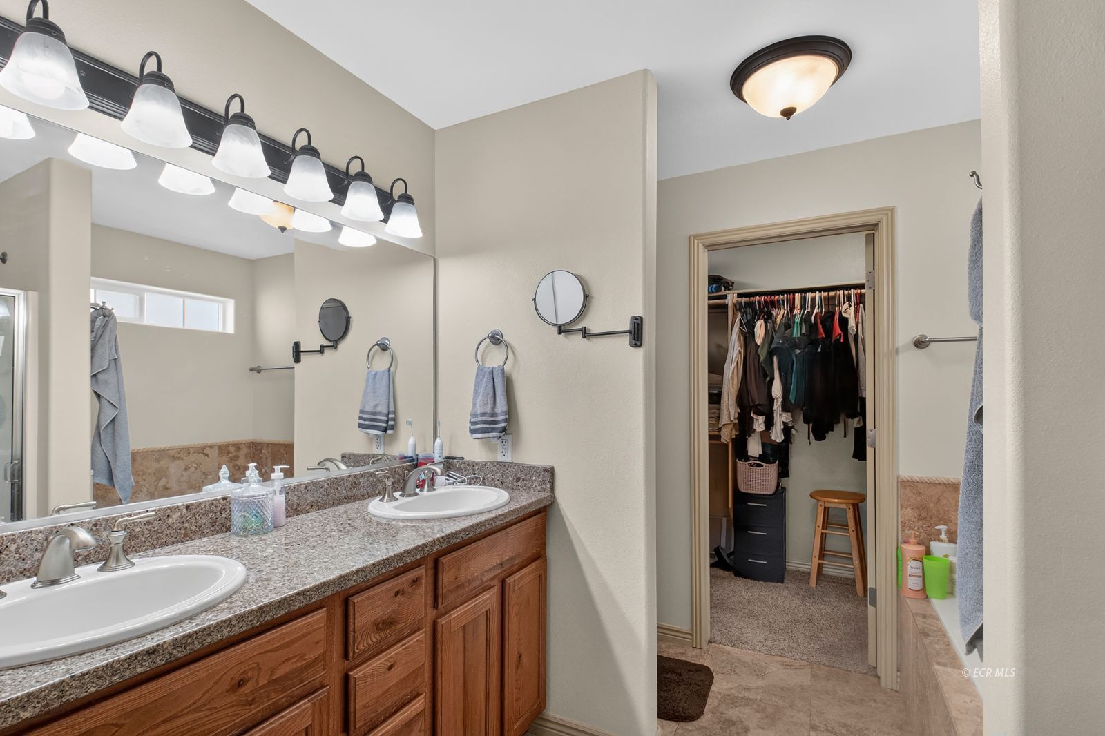 3186 Crooked Court Property Photo 17