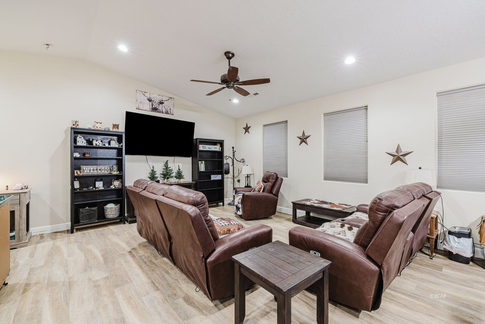689 Karval Drive Property Photo 6