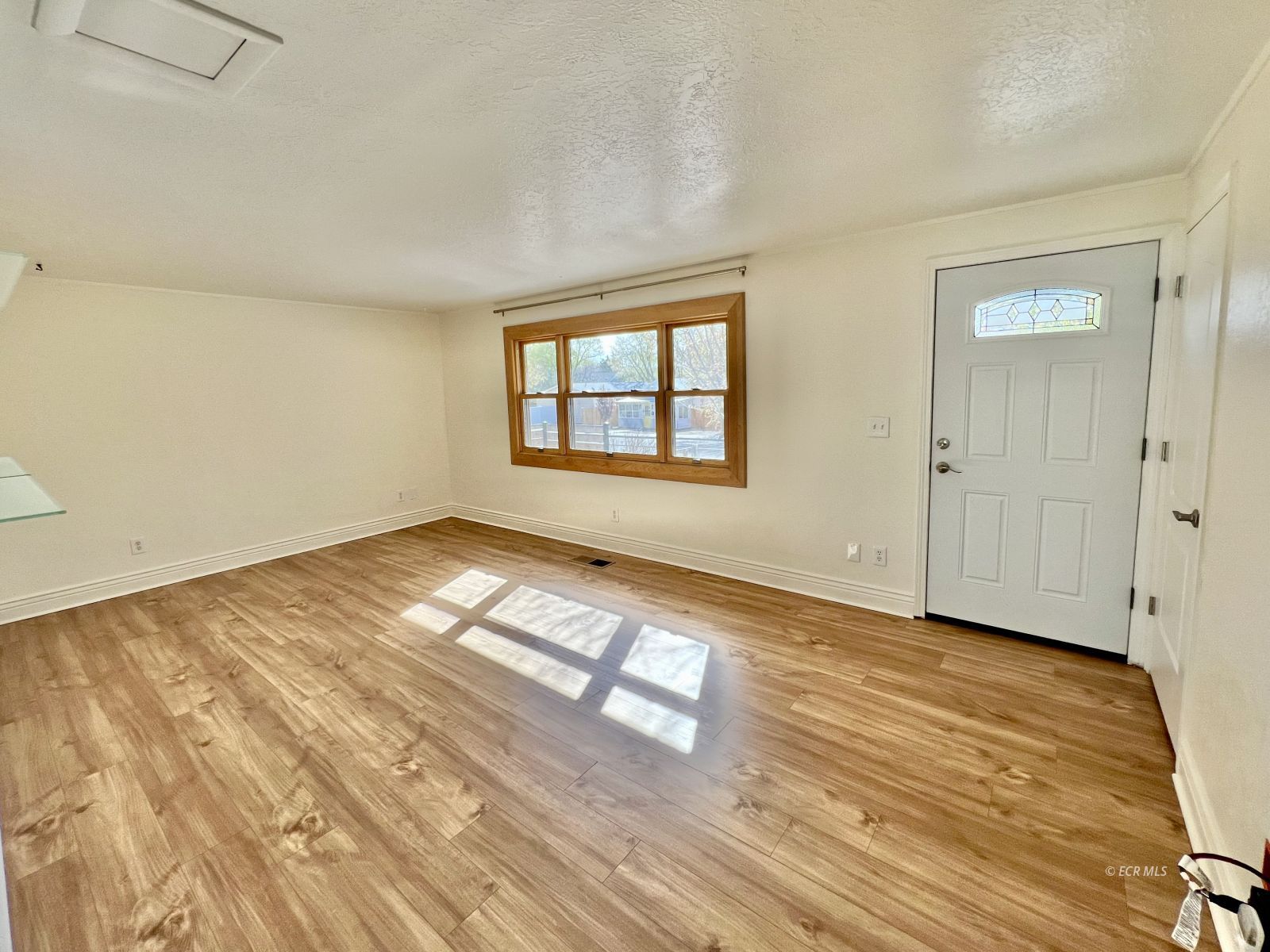 451 Walnut Street Property Photo 3