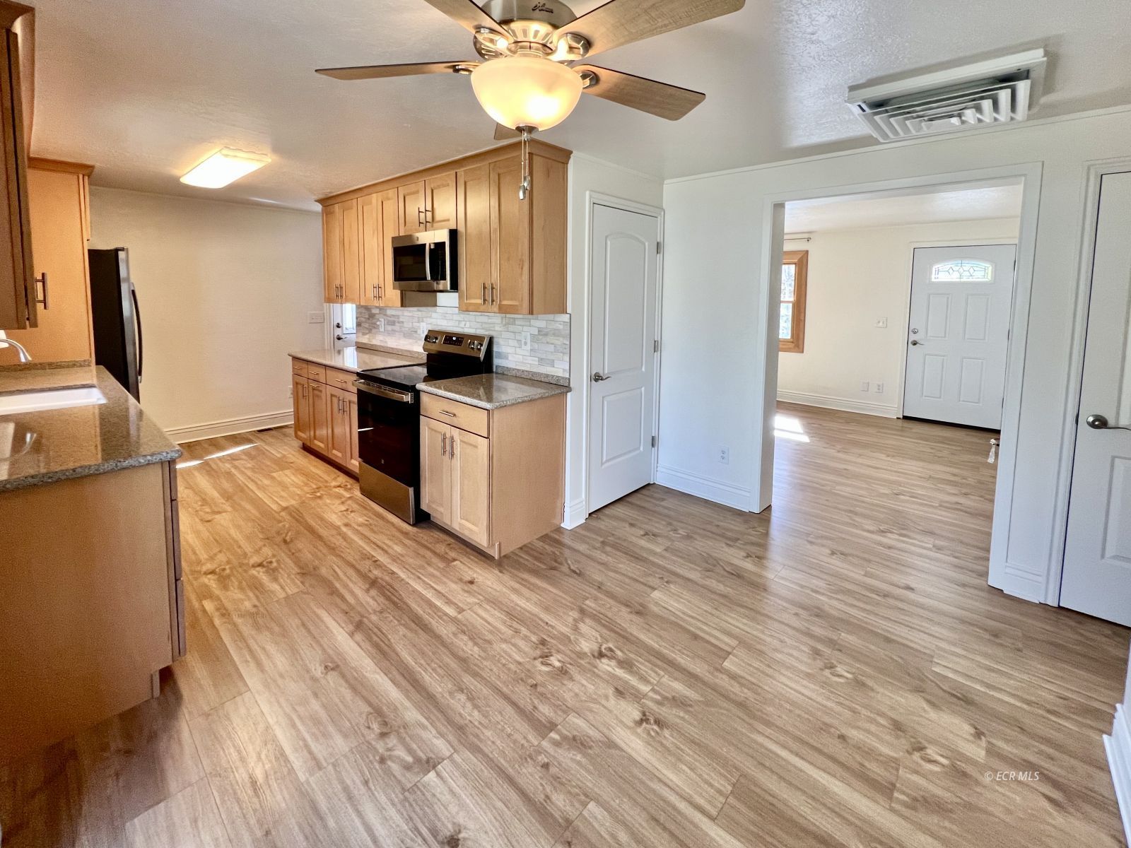 451 Walnut Street Property Photo 7