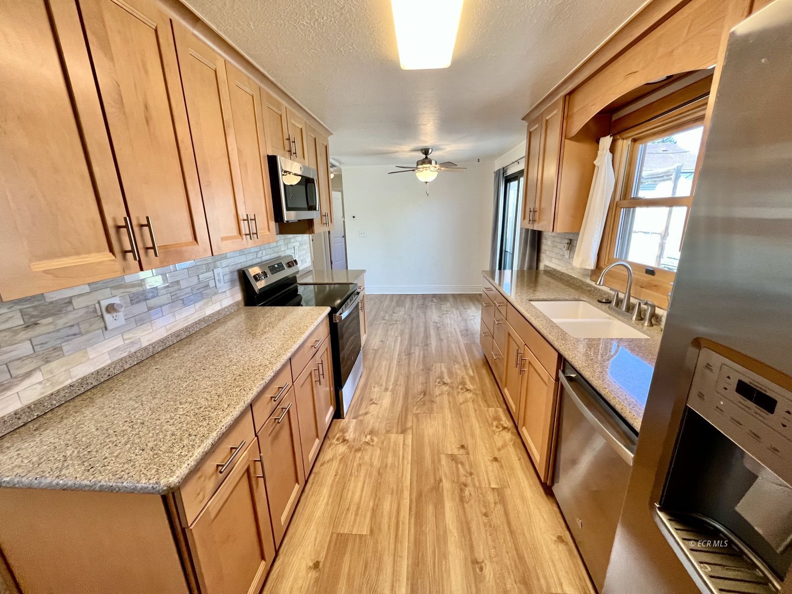 451 Walnut Street Property Photo 8