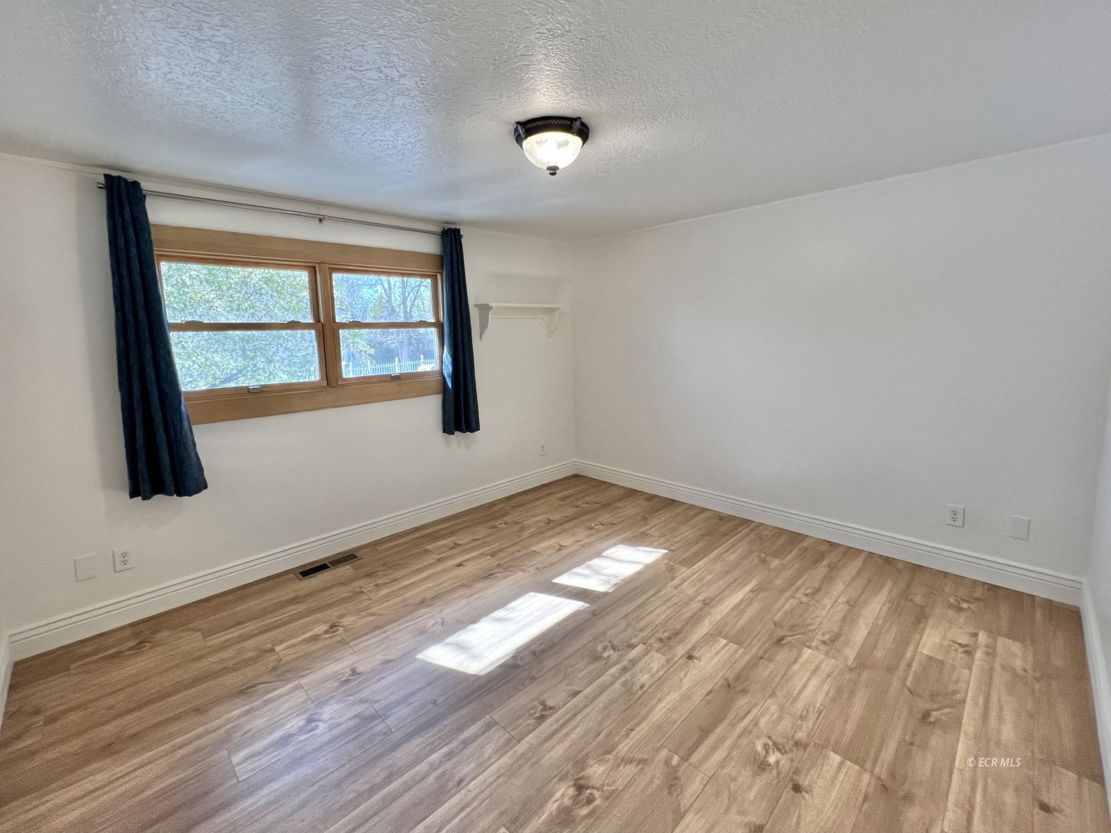 451 Walnut Street Property Photo 11