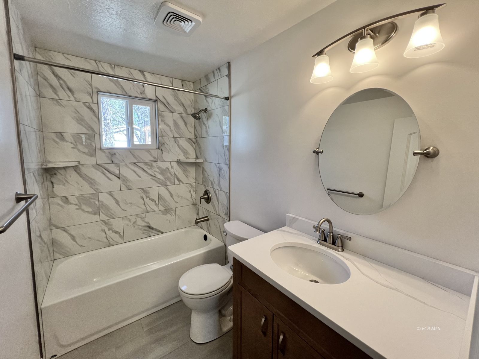 451 Walnut Street Property Photo 12